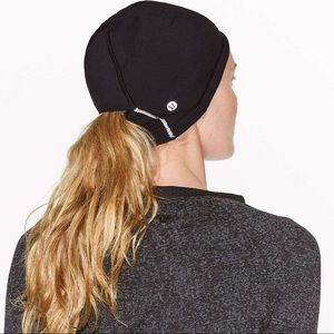 Lululemon Run it Out Toque